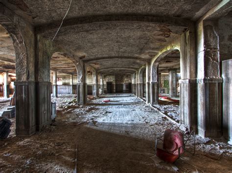 Creepy Abandoned Hotels Across the U.S. 